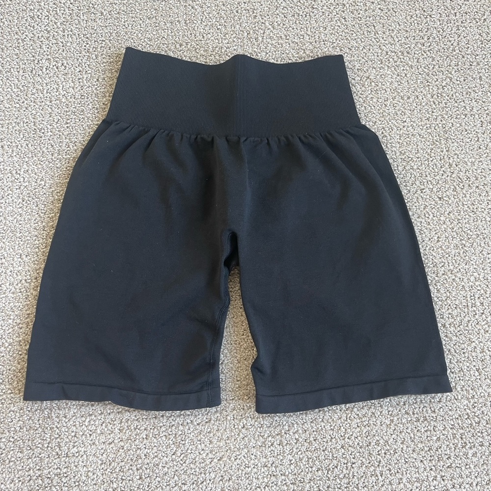 Abonlen Women Scrunch Seamless Bike Shorts, size M, black